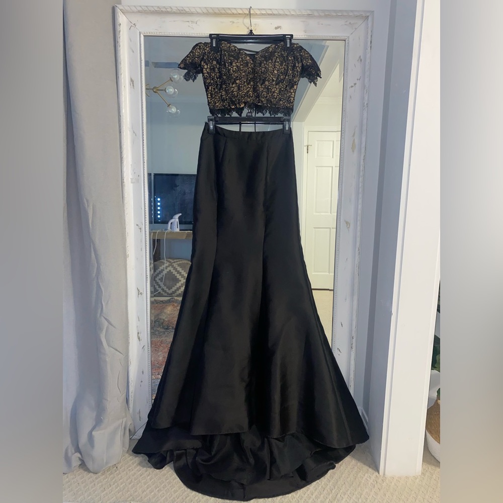 LIKE NEW prom/formal dress (size 4) two piece.